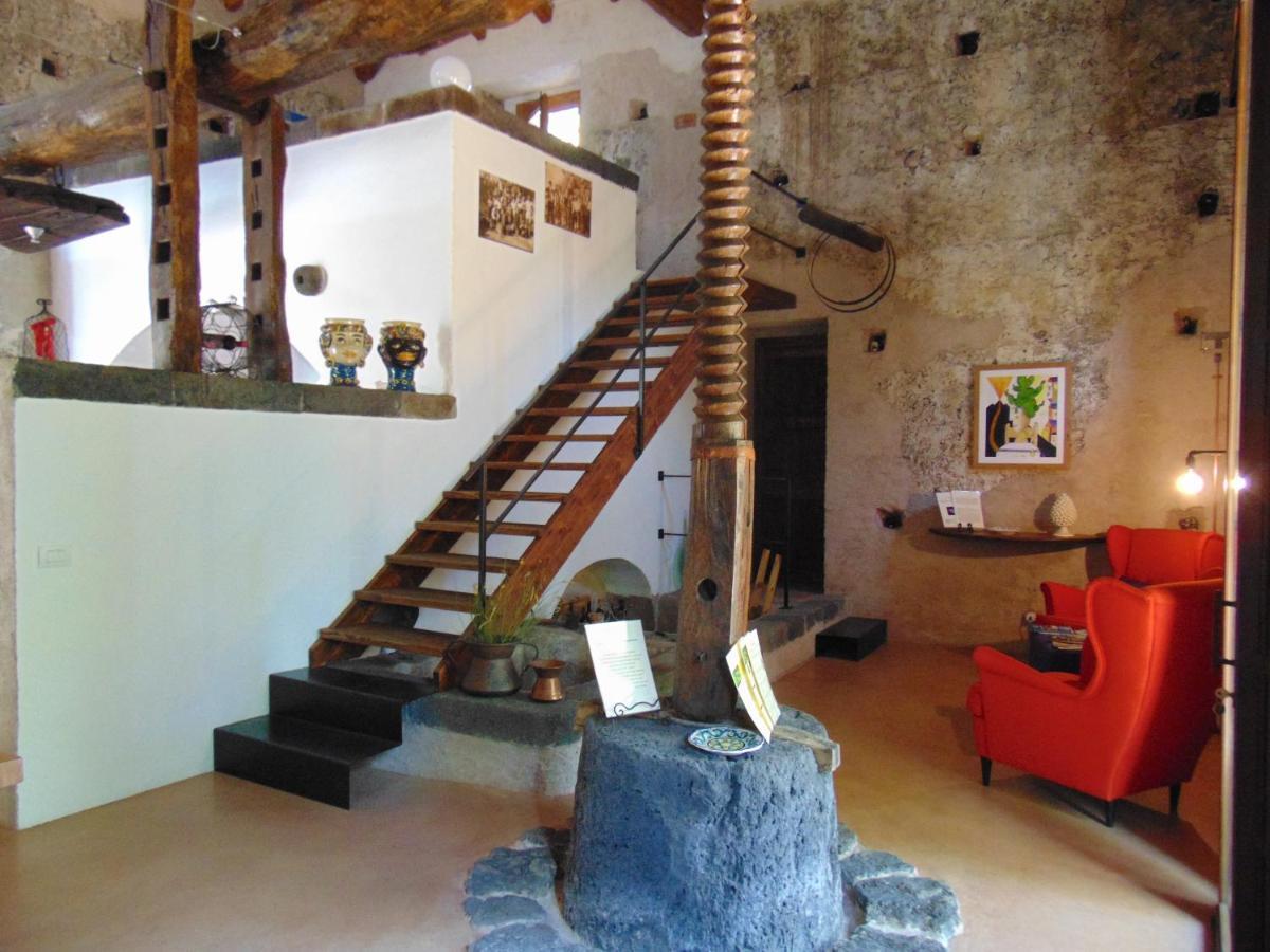 La Corte Di Bafe B&B "Slow Life" Zafferana Etnea Exteriör bild